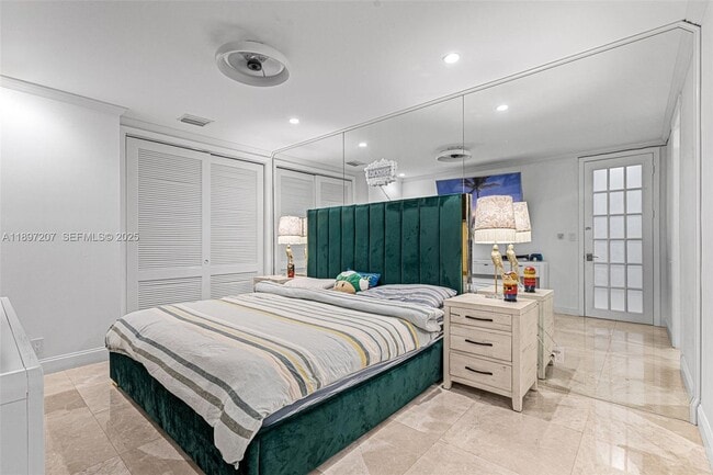 Building Photo - 6124 Paradise Point Dr