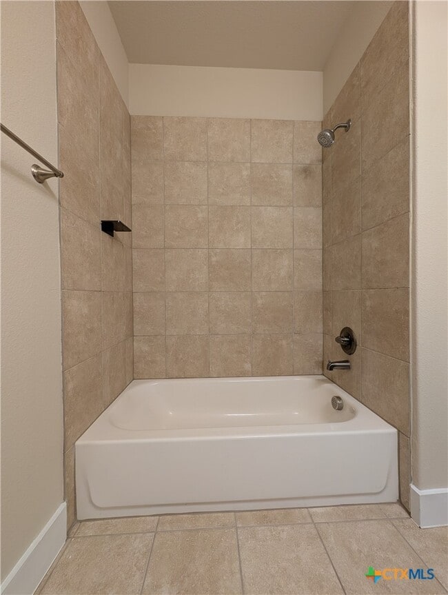 Building Photo - 711 Gristmill Dr