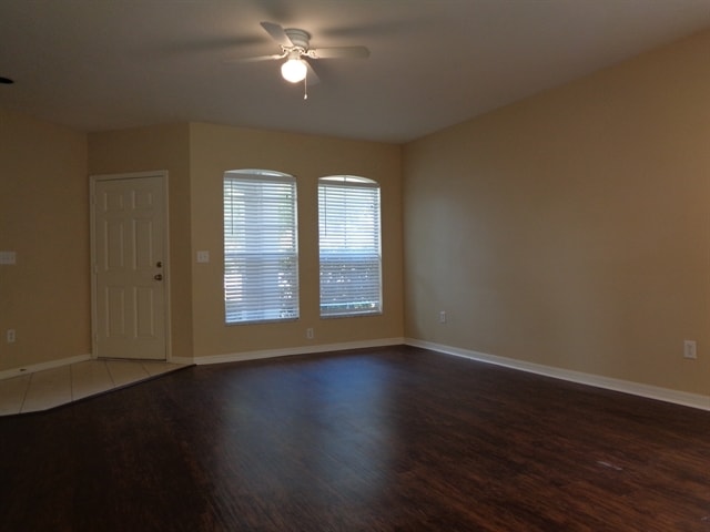 Building Photo - 2820 Prairie Iris Dr