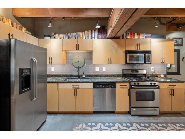 Building Photo - 404 N Washington Ave