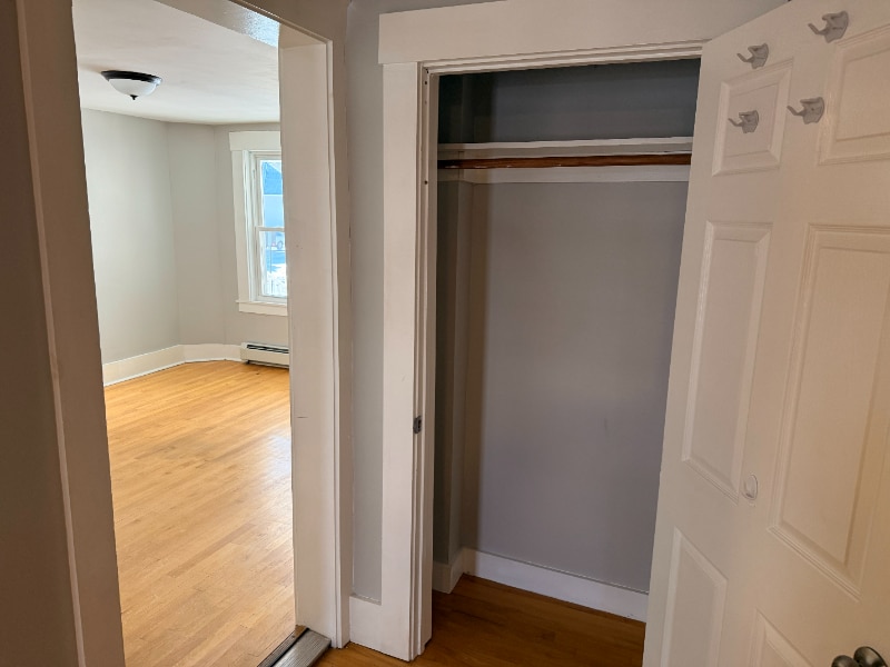 Building Photo - 557 Pine St