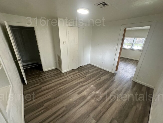 Building Photo - 1801 S Glenn Ave