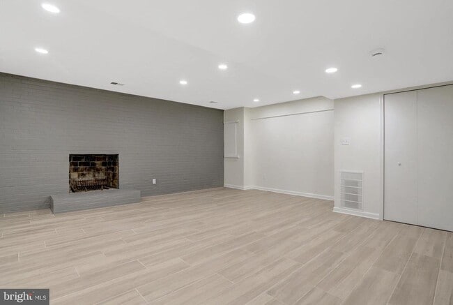 Building Photo - 4112 Century Ct