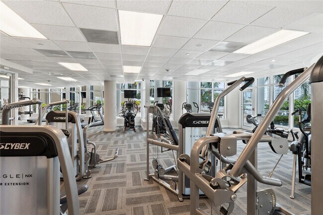 Building Photo - 801 Brickell Key Blvd
