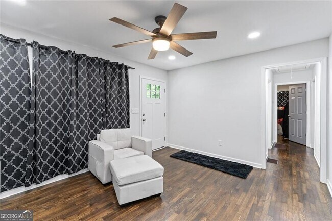 Building Photo - 1326 Stella Cir SW