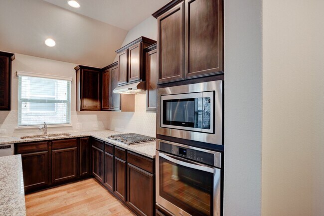 Building Photo - Warm & Inviting 4 Bedroom, 2 Bath House for Rent