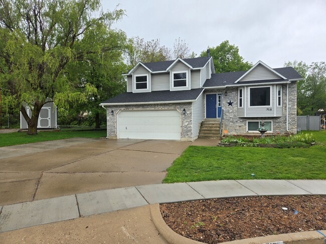 Multi Level Home tucked away in Cul-de-sac - 315 W 750 N