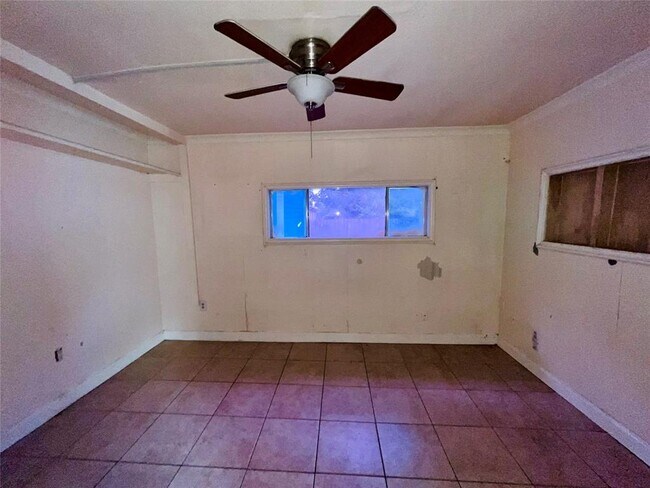 Building Photo - 6507 Longview St