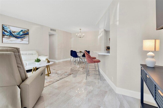 Building Photo - 7527 S Oriole Blvd