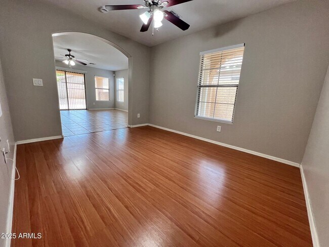 Building Photo - 3119 W Silver Creek Dr