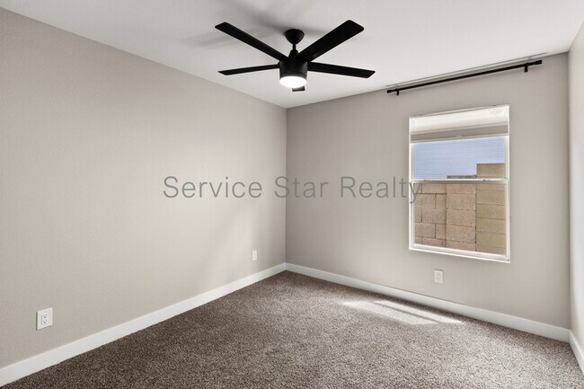 Building Photo - 1408 E Carson Rd