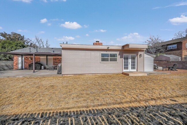 Building Photo - 715 Shell Ave