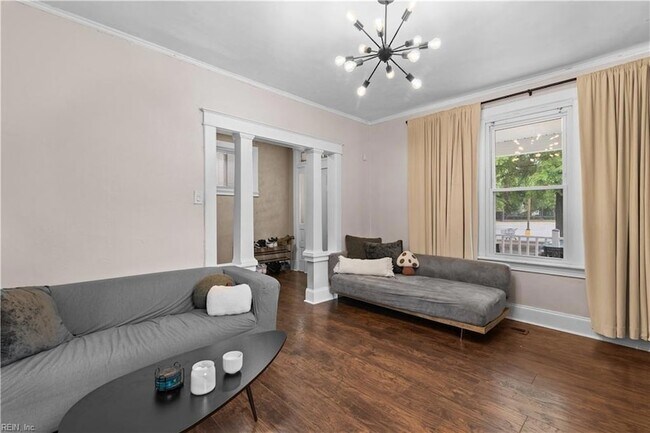 Building Photo - 635 W 29th St