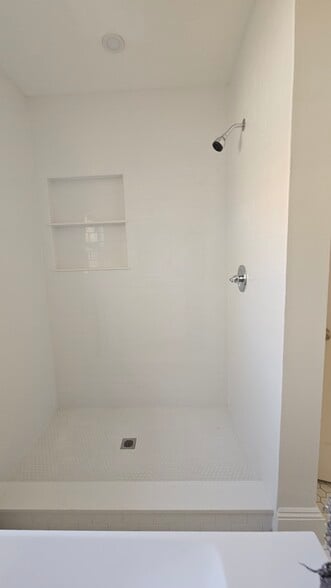 Building Photo - 16 Gerald Rd