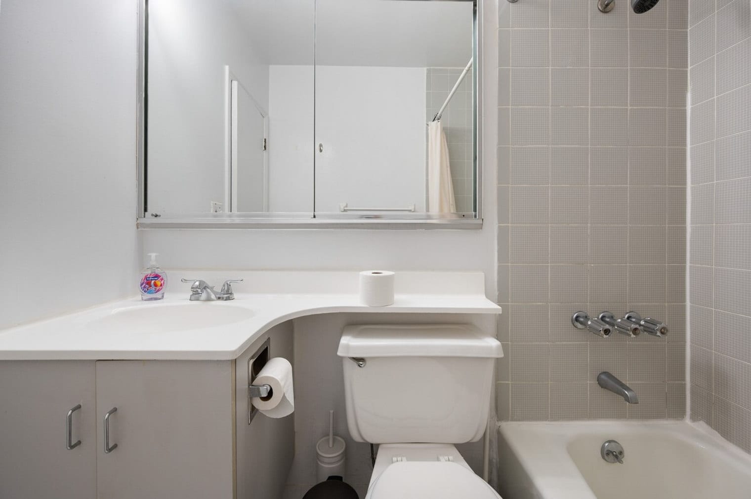 Building Photo - 458 W 52nd St