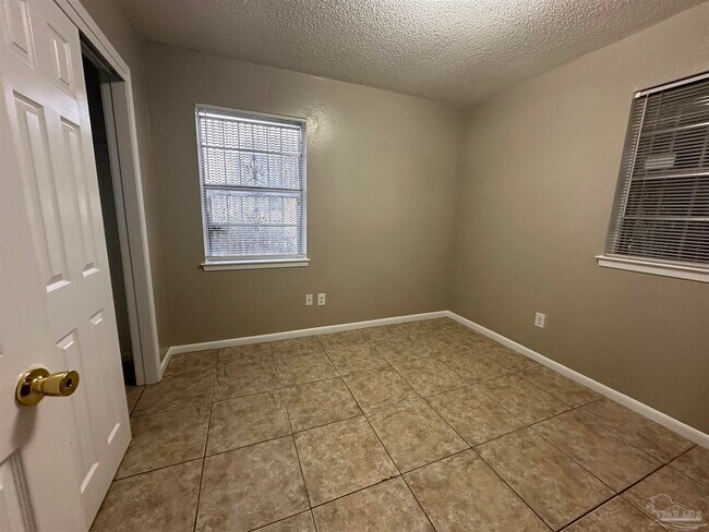 Building Photo - 2810 Donley St
