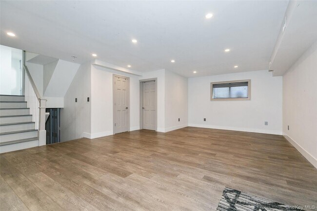 Building Photo - 22 Olive St