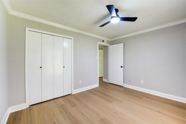 Building Photo - 15515 Mira Monte Dr