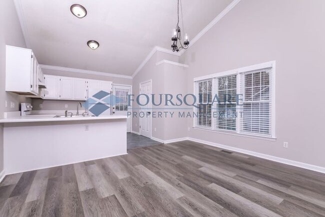 Building Photo - Default