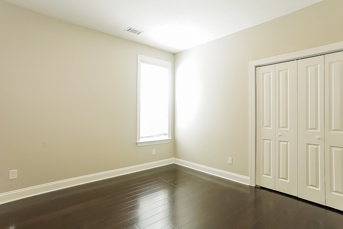 Building Photo - 568 Bunchgrass St