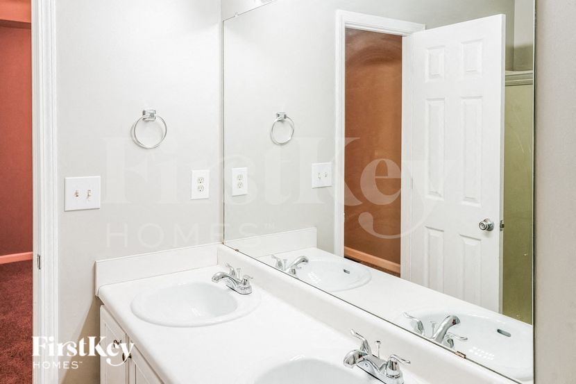 Building Photo - 8439 Browns Mill Trce