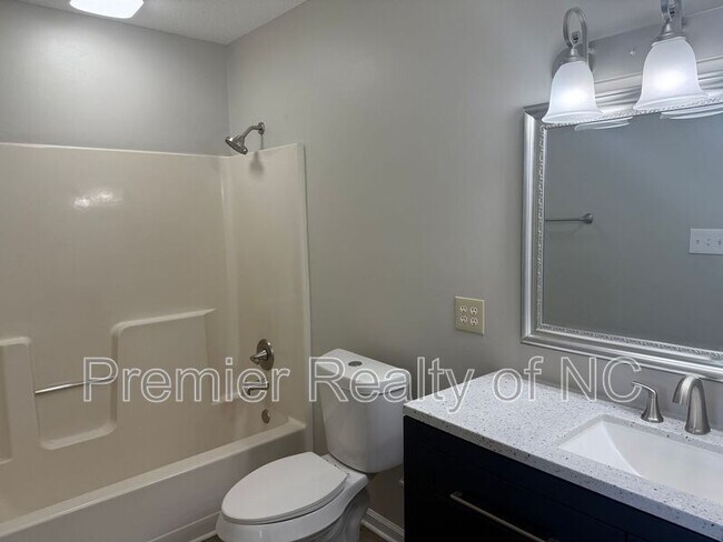 Building Photo - 4001 Whirlaway Ct