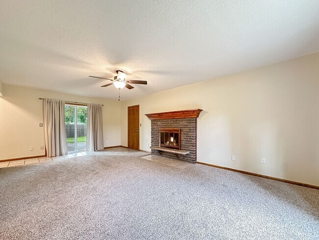 Building Photo - 3830 Union Terrace Ln N