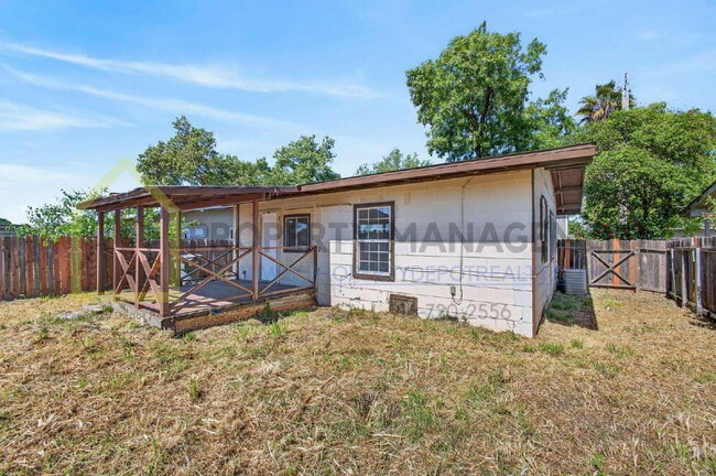 Building Photo - 302 Chennault Ct