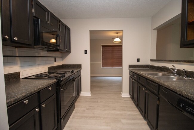 Building Photo - Charming 2-Bedroom, 2-Bath Home in Village...