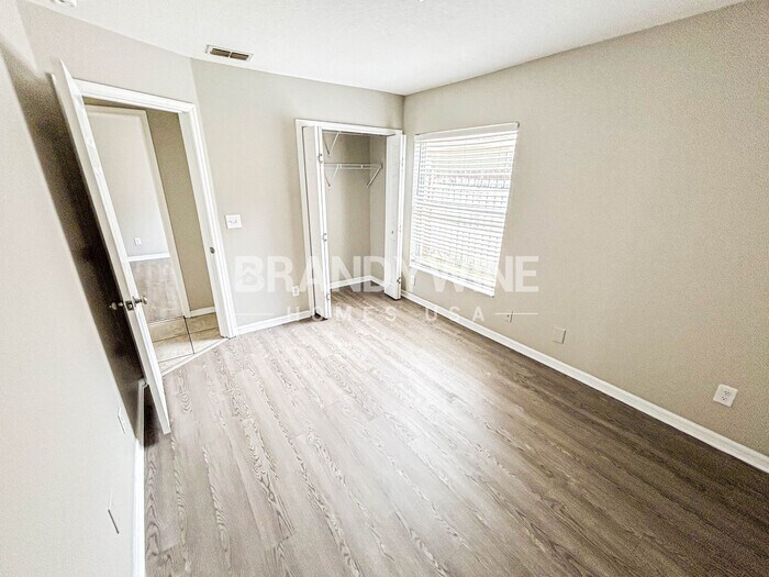 Building Photo - 10419 Reagans Run Dr