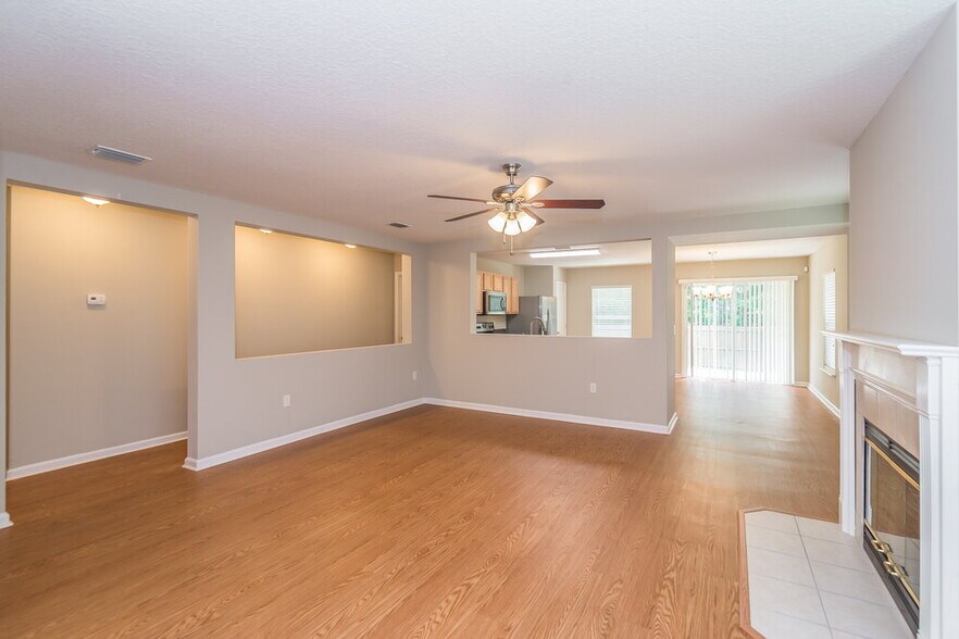 Building Photo - 1071 Collinswood Dr W