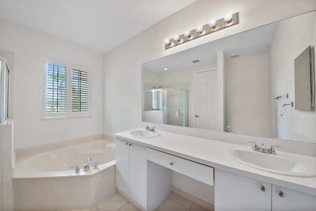 Building Photo - 7399 Briella Dr