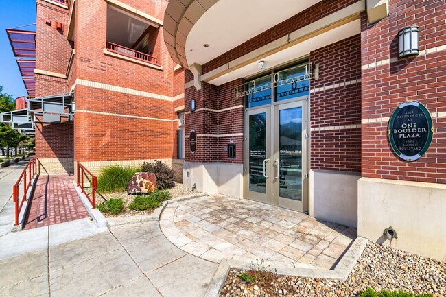 Building Photo - 1301 Canyon Blvd