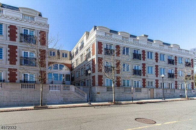Building Photo - 111 Prospect St