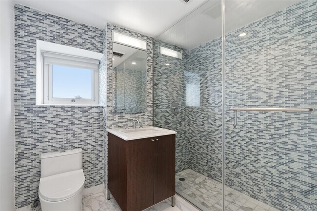 Building Photo - 3220 Arlington Ave