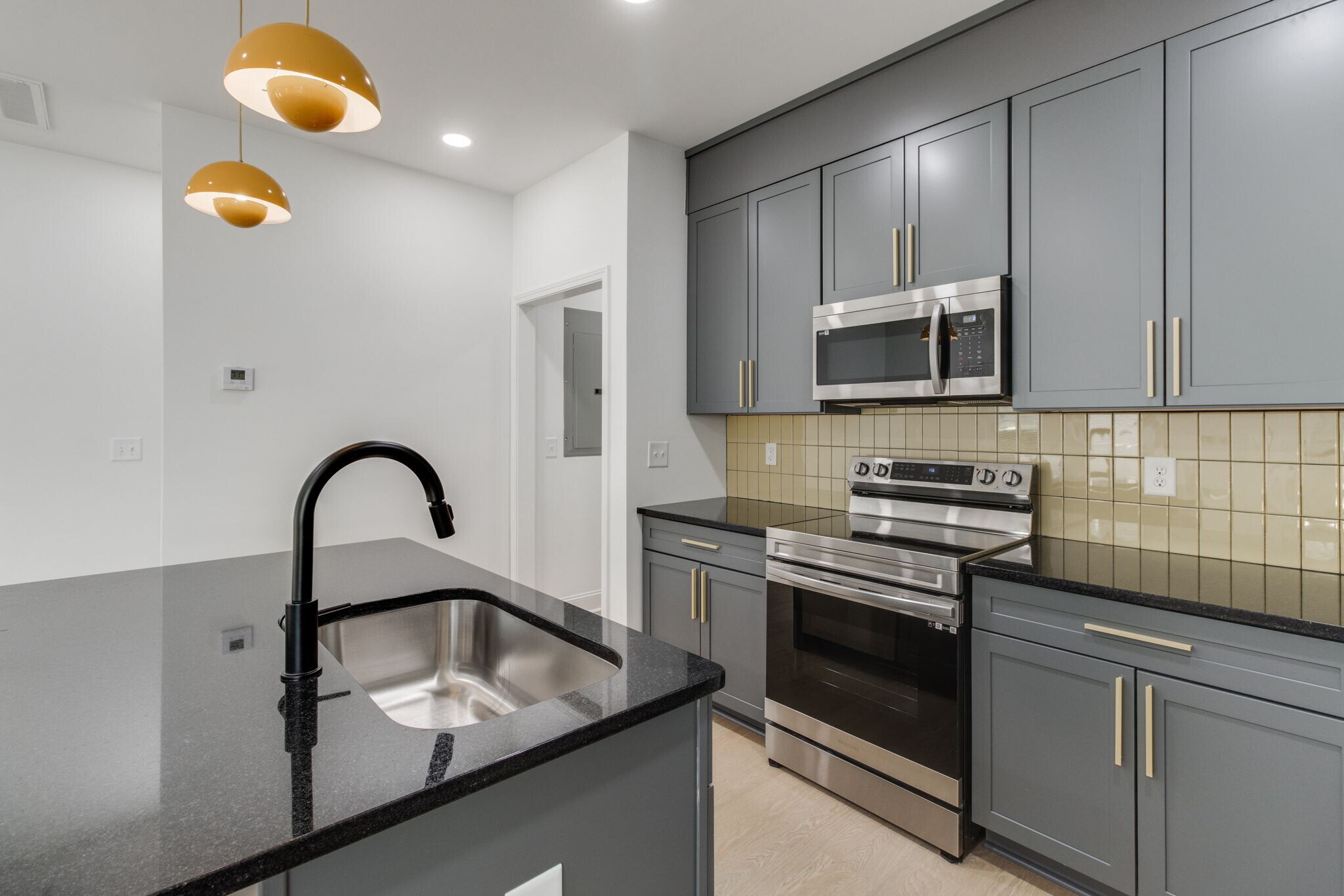 Building Photo - 133 Harden St