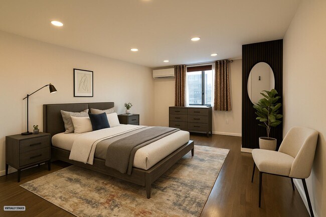 Building Photo - 205 10th St