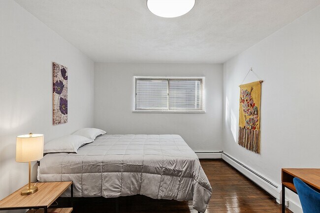 Building Photo - 44 Dana St