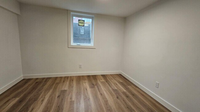 Building Photo - 2002 Woodlea Dr