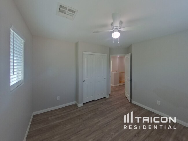 Building Photo - 72 Japonica Ave