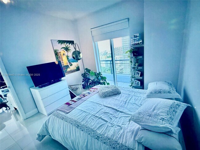 Building Photo - 60 SW 13th St