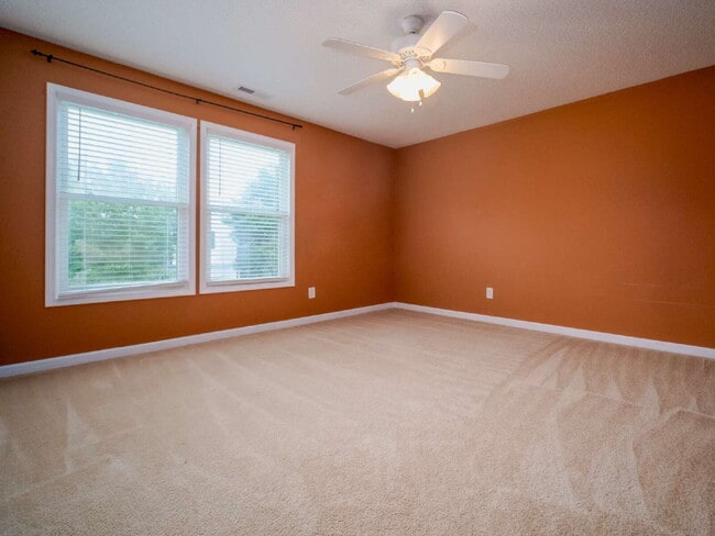 Building Photo - 910 Torsion Lane