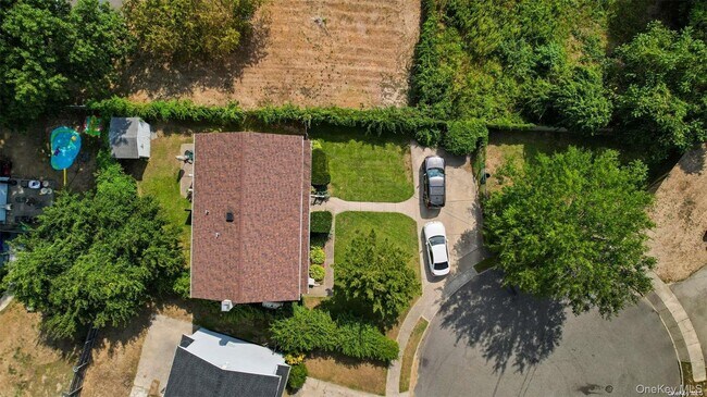 Building Photo - 4 Quaker Ct