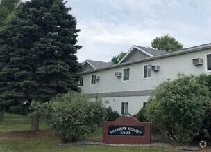 Building Photo - Fairway Court