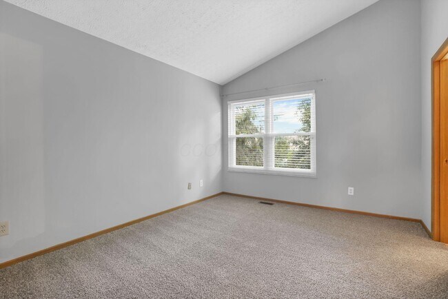 Building Photo - 933 Briaro St