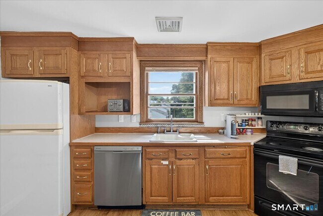 Building Photo - 440 Evergreen Ave