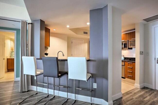 Building Photo - 241 Riverside Dr