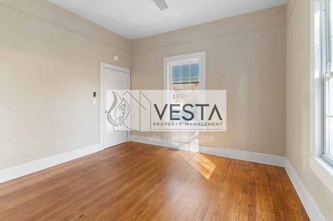 Building Photo - 555 Baldwin Ave