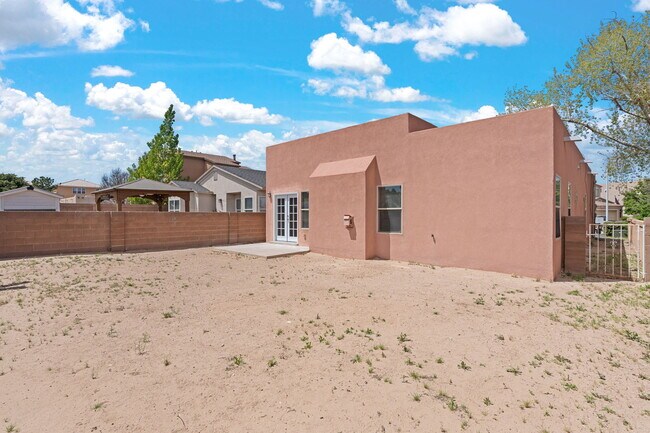 Building Photo - 8416 Magenta Rd NW