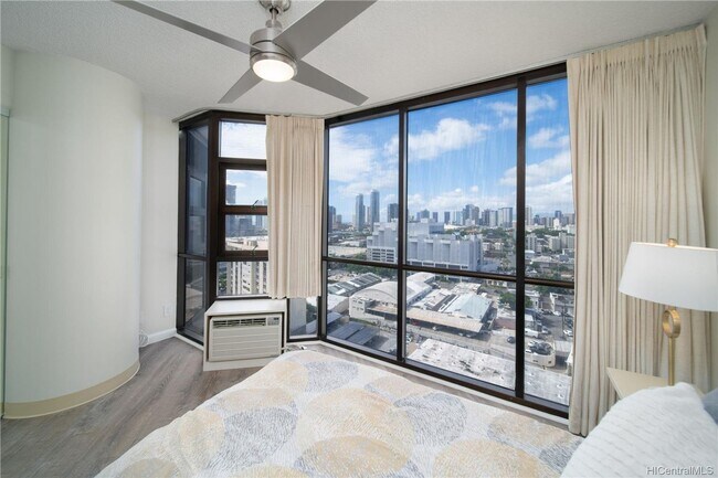 Building Photo - Convenient 1 Bedroom Close to Everything